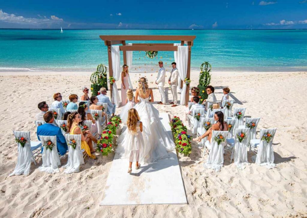 Summer beach wedding themes are always a great choice for couples.